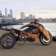 木製ボディの電動バイク ― Newron Motorsのプロトタイプ