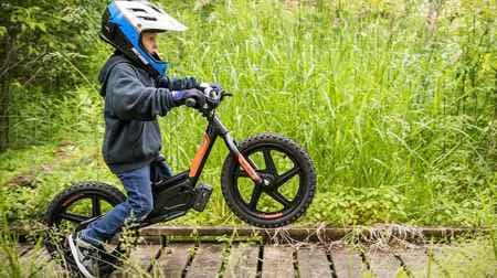 マジか？ハーレーダビッドソンが3歳児向けの電動バランスバイクを販売