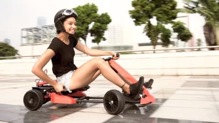 ホバーボードを電動ゴーカートにする「Hyper GOGO Go Kart Kit」―持ち込みOKのゴーカート場で、サーキット走行を楽しむ