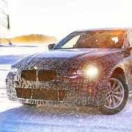 V8エンジンに匹敵する530馬力！ 6分間充電で100キロ走れる電気自動車「BMW i4」