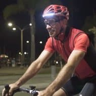自転車で走りながら音楽を聴きたい―方向指示器やライトも付いたヘルメット「SAFE-TEC TYR-2」