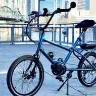 リカンベントバイク屋が考えたミニベロ － 膝が痛くならず、足つき性の高いE-Bike「Roselandia」