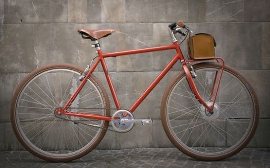 VELORAPIDA の電動アシスト自転車「NAKED」モデル
